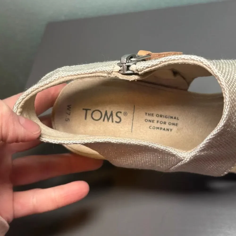 Toms step out